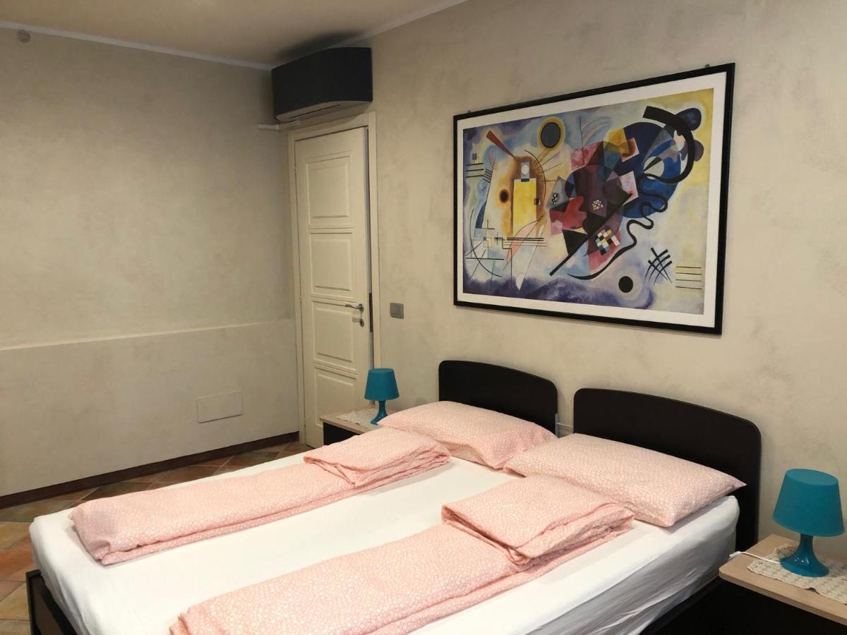 La Casa Blu Apartment Montegrosso d'Asti ภายนอก รูปภาพ