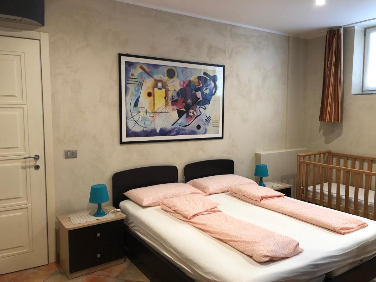 La Casa Blu Apartment Montegrosso d'Asti ภายนอก รูปภาพ