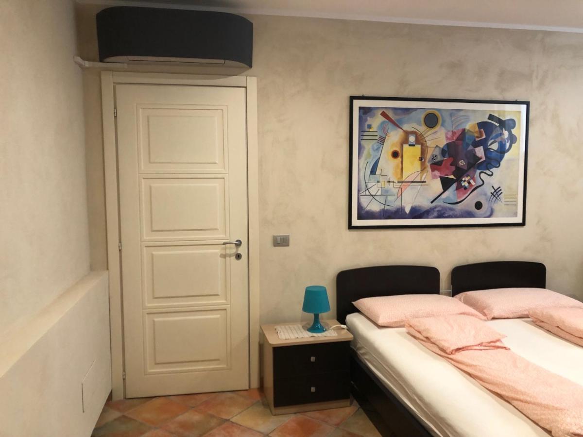 La Casa Blu Apartment Montegrosso d'Asti ภายนอก รูปภาพ